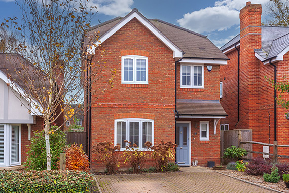 Heatherfield Place, Sonning Common - SOLD for £680,000